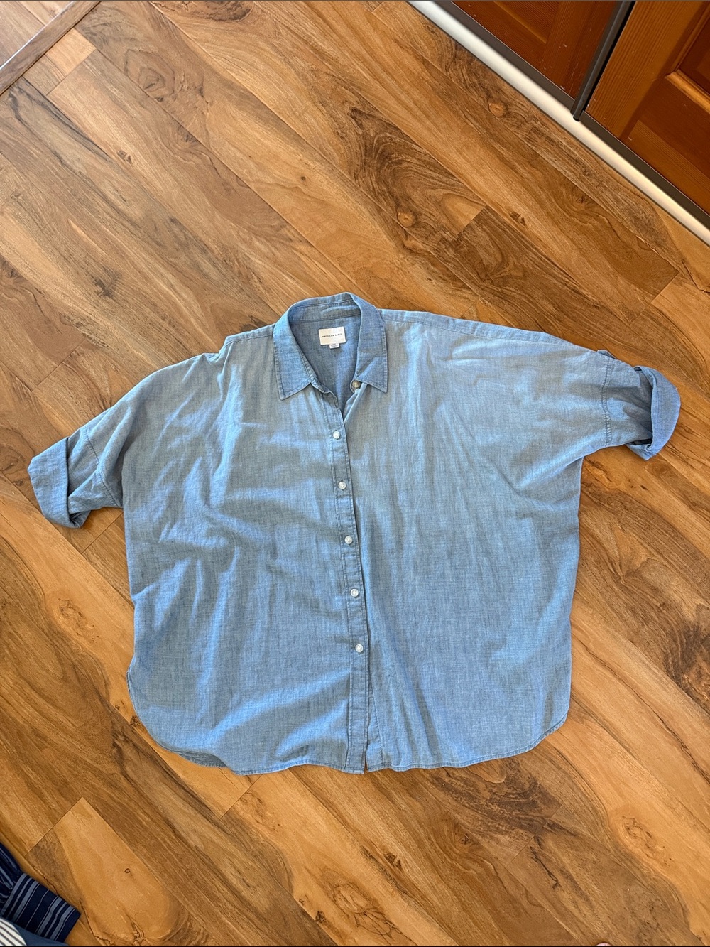 American Eagle Outfitters Oversized Women’s Button-Down Shirt - Size L